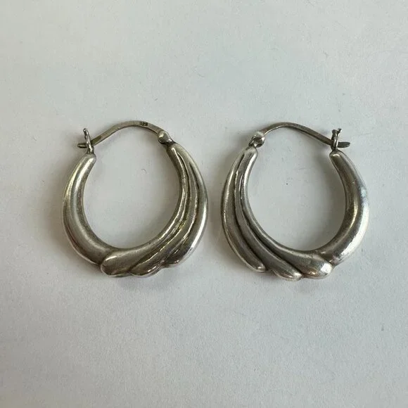 Sterling Silver Hoop Earrings 3/4" - Picture 3 of 4